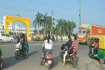 Another accident within 24 hours on Delhi National Highway trolley hits car while overtaking