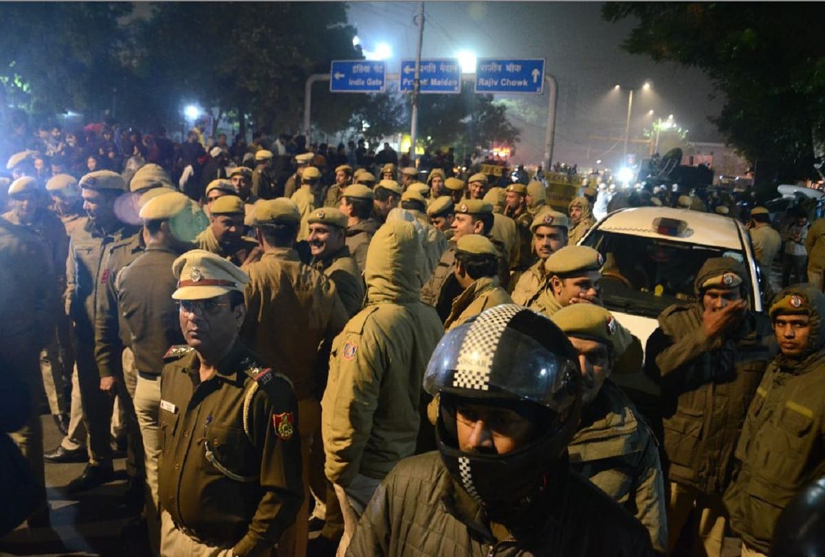 Jamia students express their feelings after police actions during CAA protest