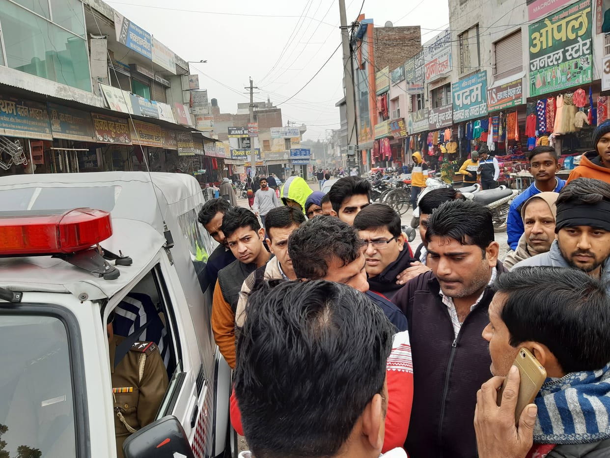 Stall operators and SHOs face to face to remove encroachments, encroachments in market, fatehabad
