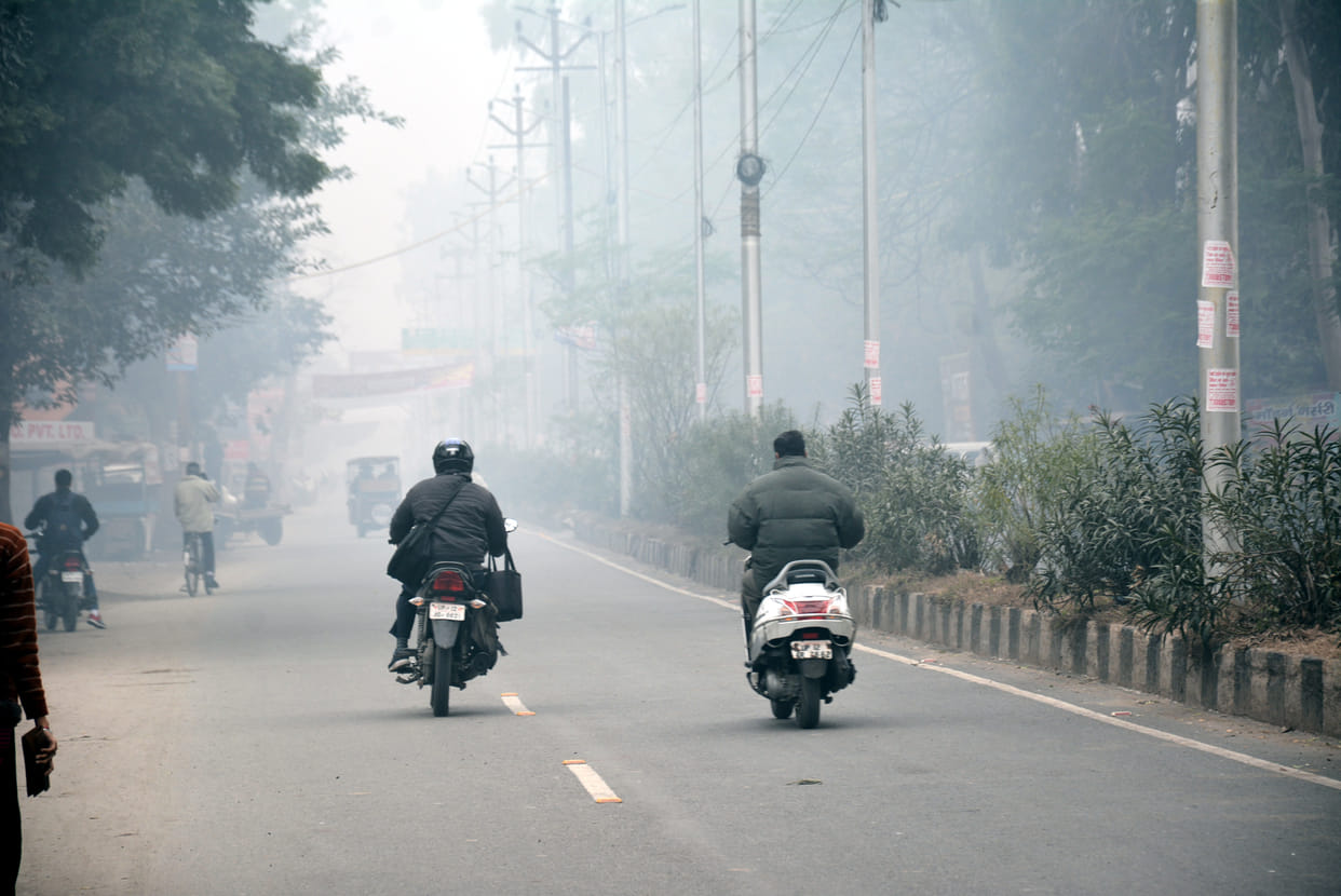 Wind at a speed of 11 kilometers per hour