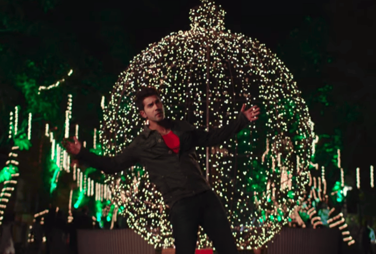 7 Years Of Dilwale pathan actor shahrukh khan kajol varun dhawan kriti sanon film turns seven