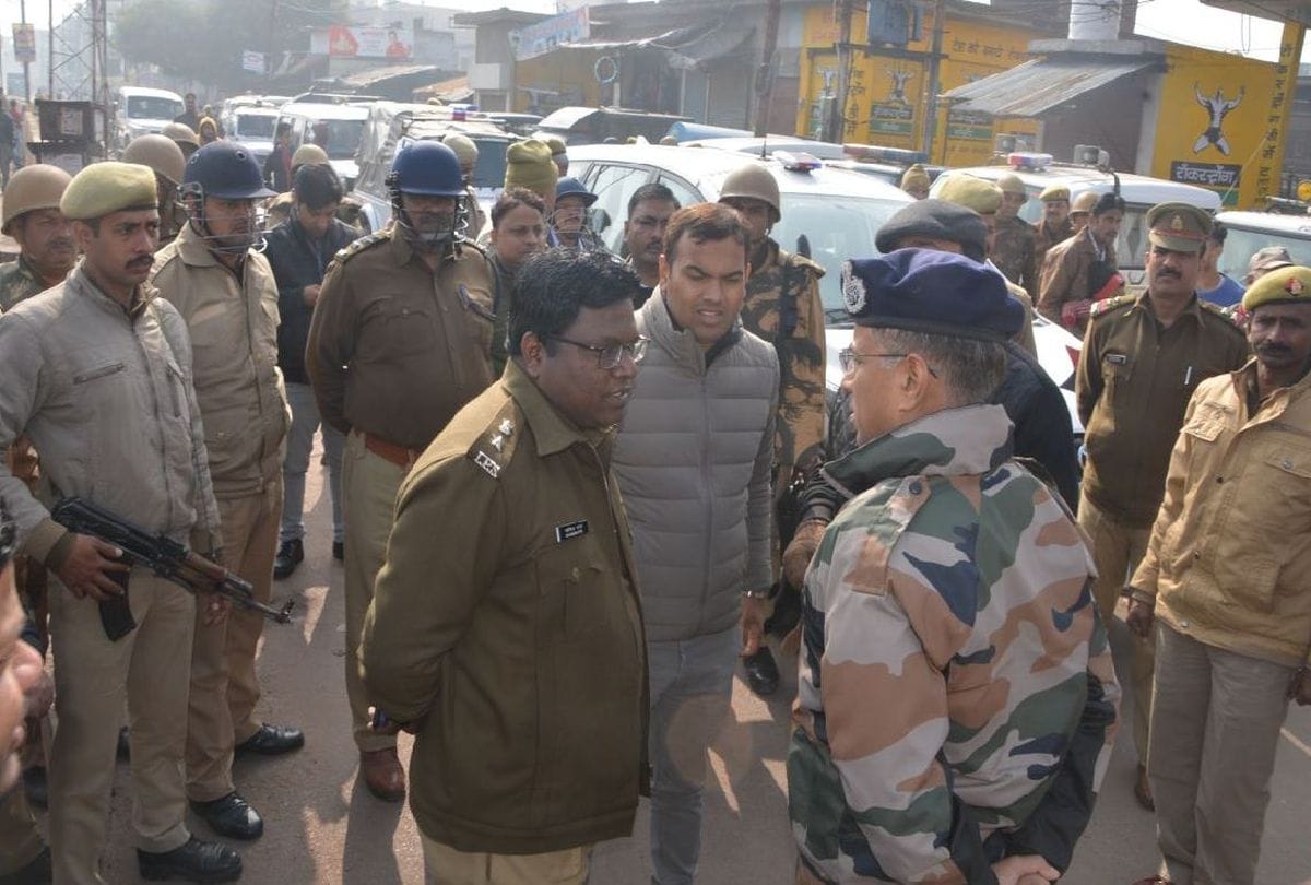 markets open in firozabad after violence over caa protests