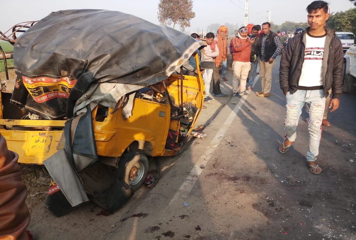 horrific accident on mathura raya road