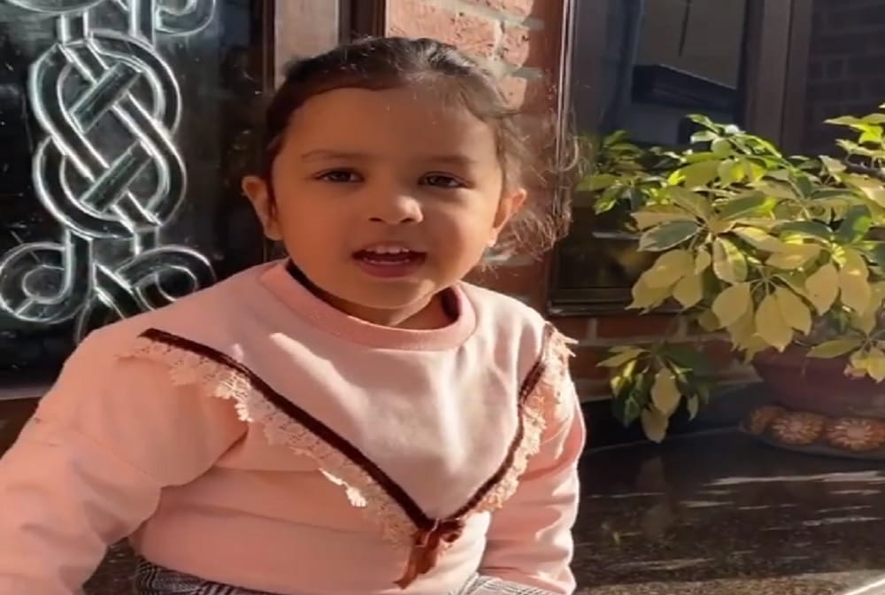 ms dhoni daughter ziva sings krishna bhajan in malayalam, video goes viral on instagram