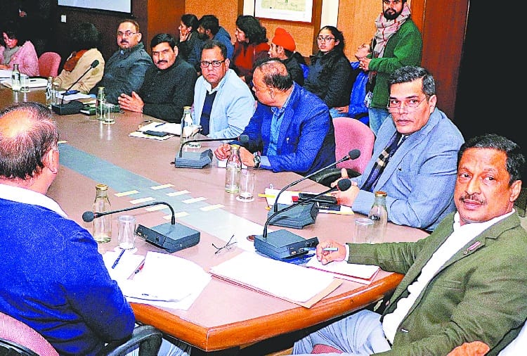 Work on traffic management instead of flyover on tribune chowk chandigarh