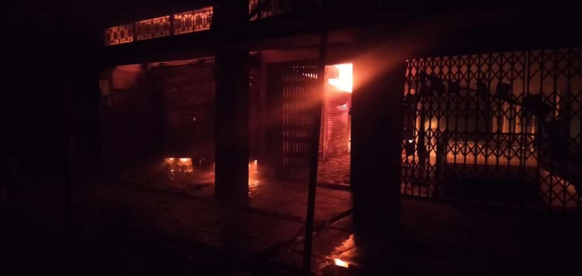 Fire on short circuit, ashes worth lakhs in three shops