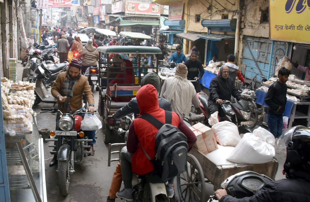 jam in chandausi to e riksha