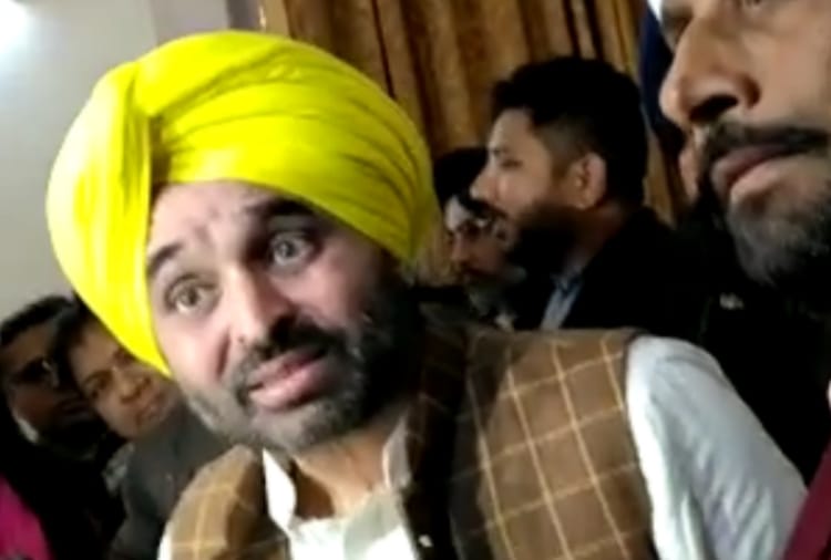Ruckus at AAP MP Bhagwant Mann press conference in Chandigarh