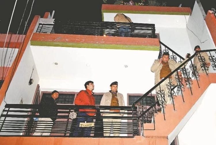 Police raid many places for arrest of double murder case accused