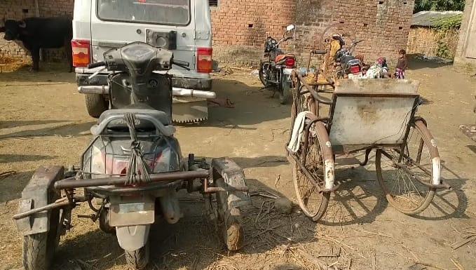 handicap boy burn alive at maharajganj, police post head against action