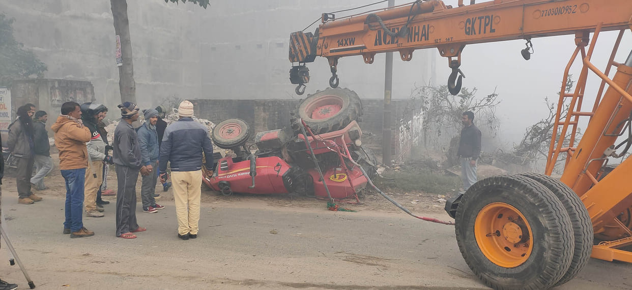 accident due to fog,14 vehicle colided