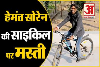 Former Jharkhand Chief Minister Hemant Soren arrives at father Shibu Soren's residence