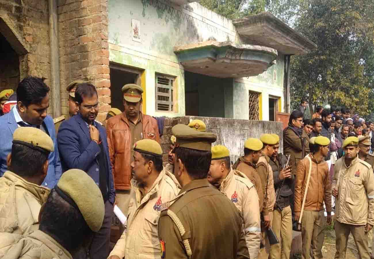 Death of misdeed victim who set herself on fire at SP office, Akhilesh arrived to meet family