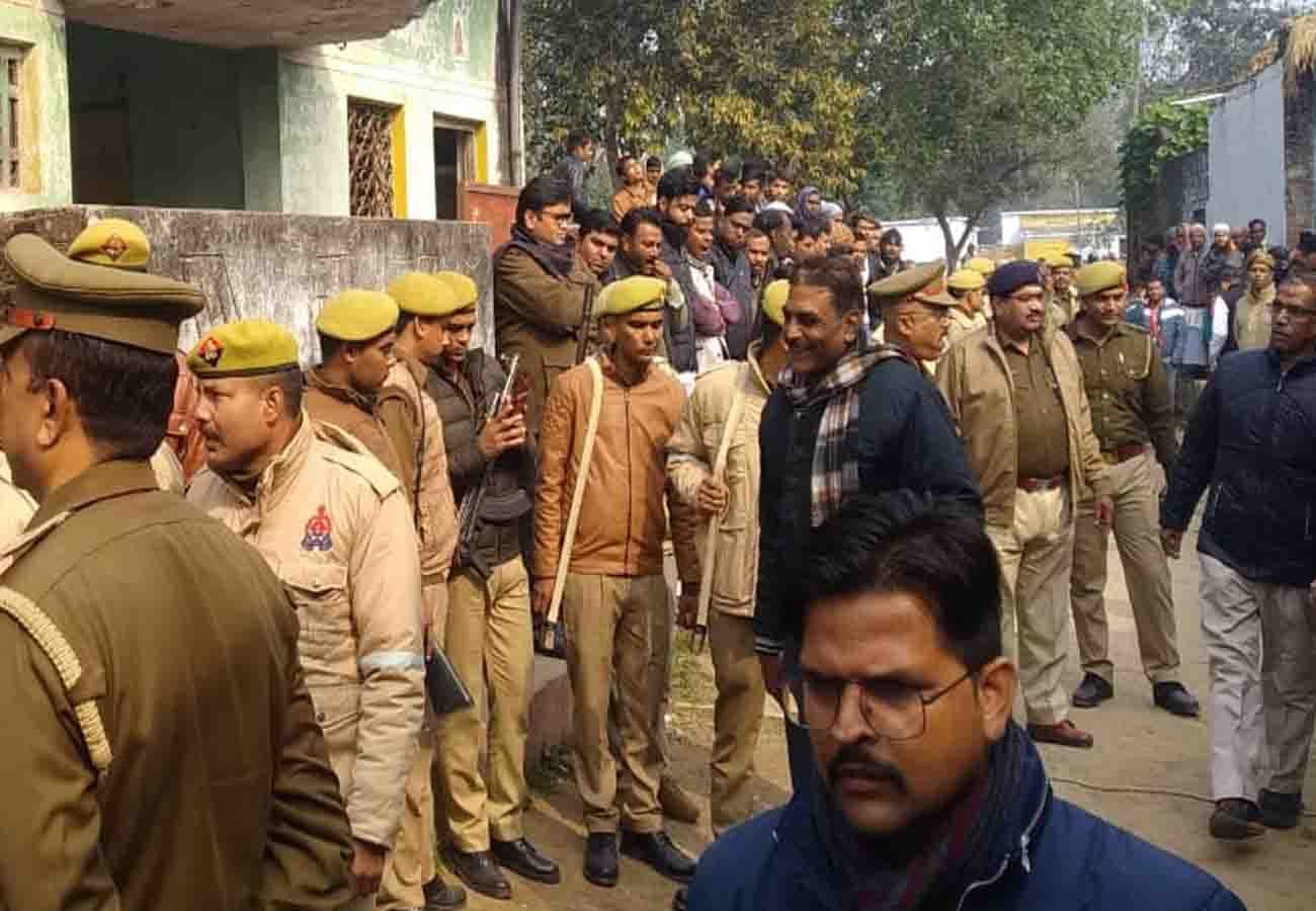 Death of misdeed victim who set herself on fire at SP office, Akhilesh arrived to meet family