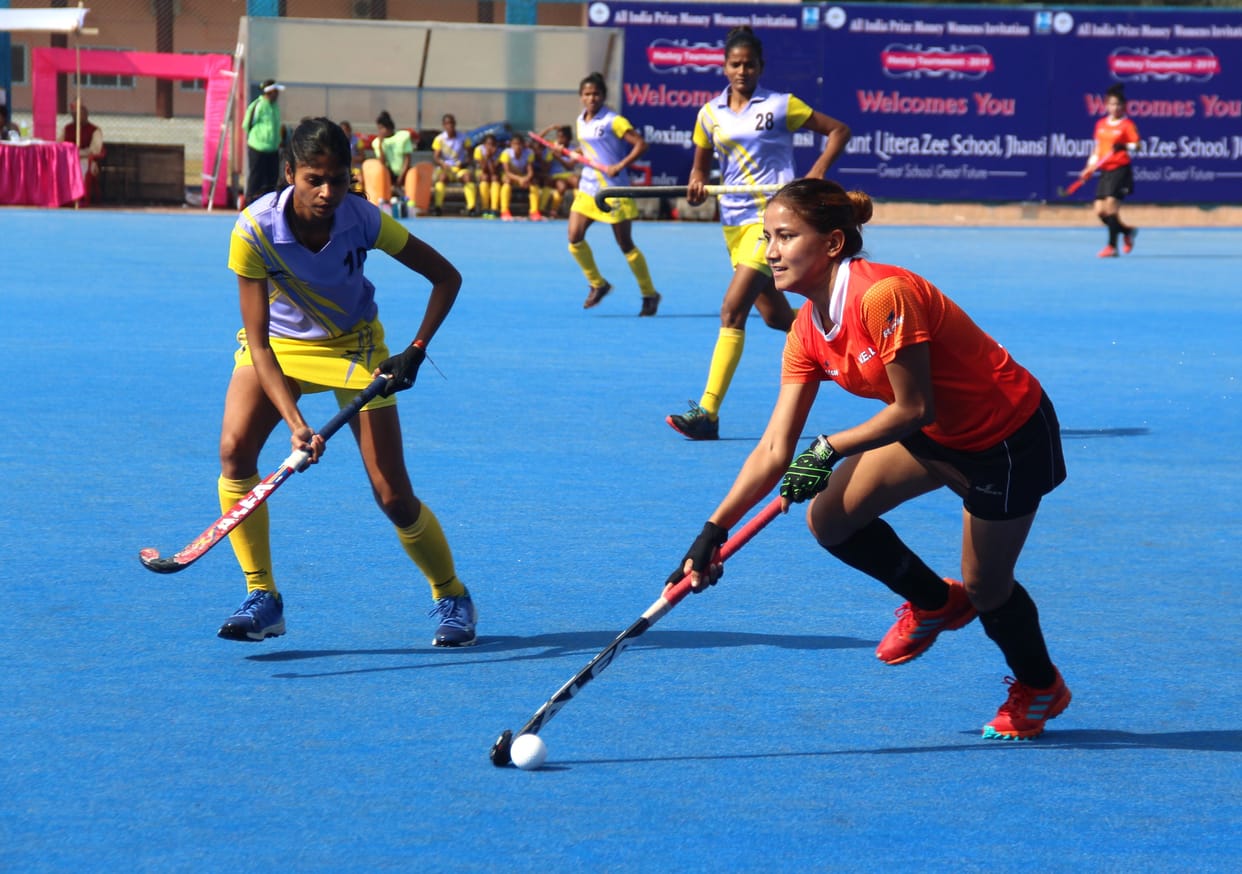 sports hostel won in tight fight
