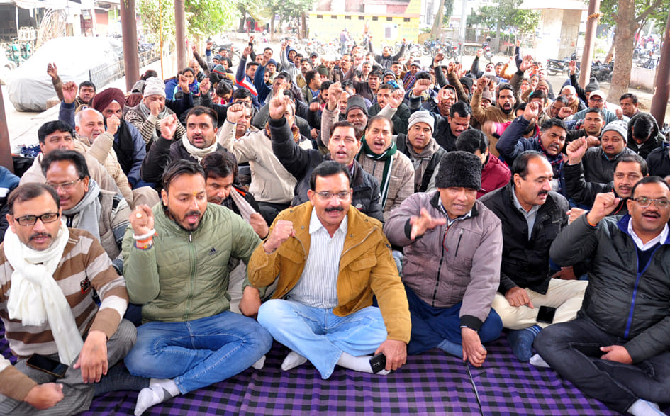 The strike of Lekhpalas continued even on the eighth day