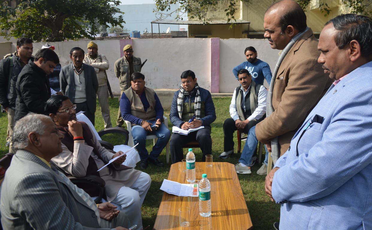 Hathras: Roadways buses should be diverted inside the city