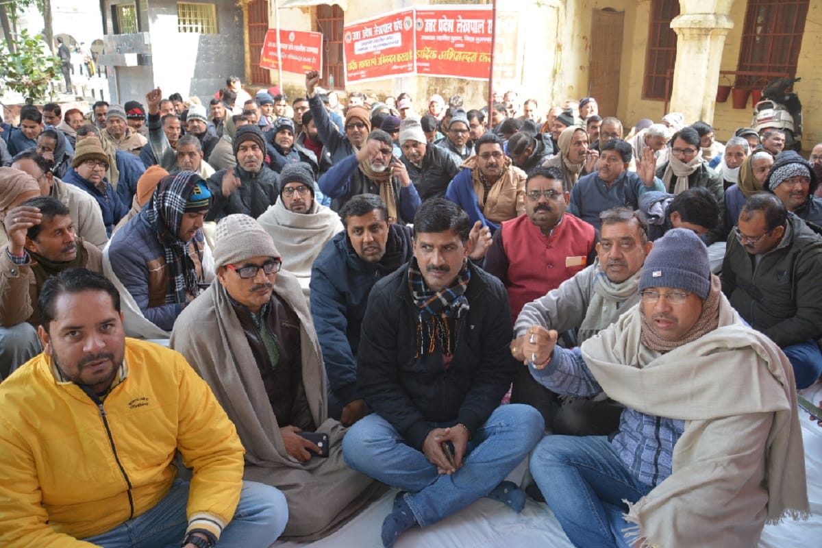 Ten lekhpal suspended about protest in Muzaffarnagar of Uttar Pradesh