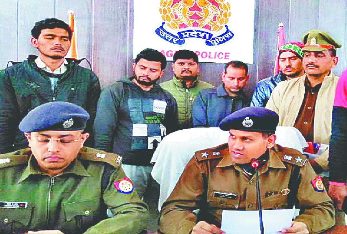 four arrested for verified fake documents in up police bharti