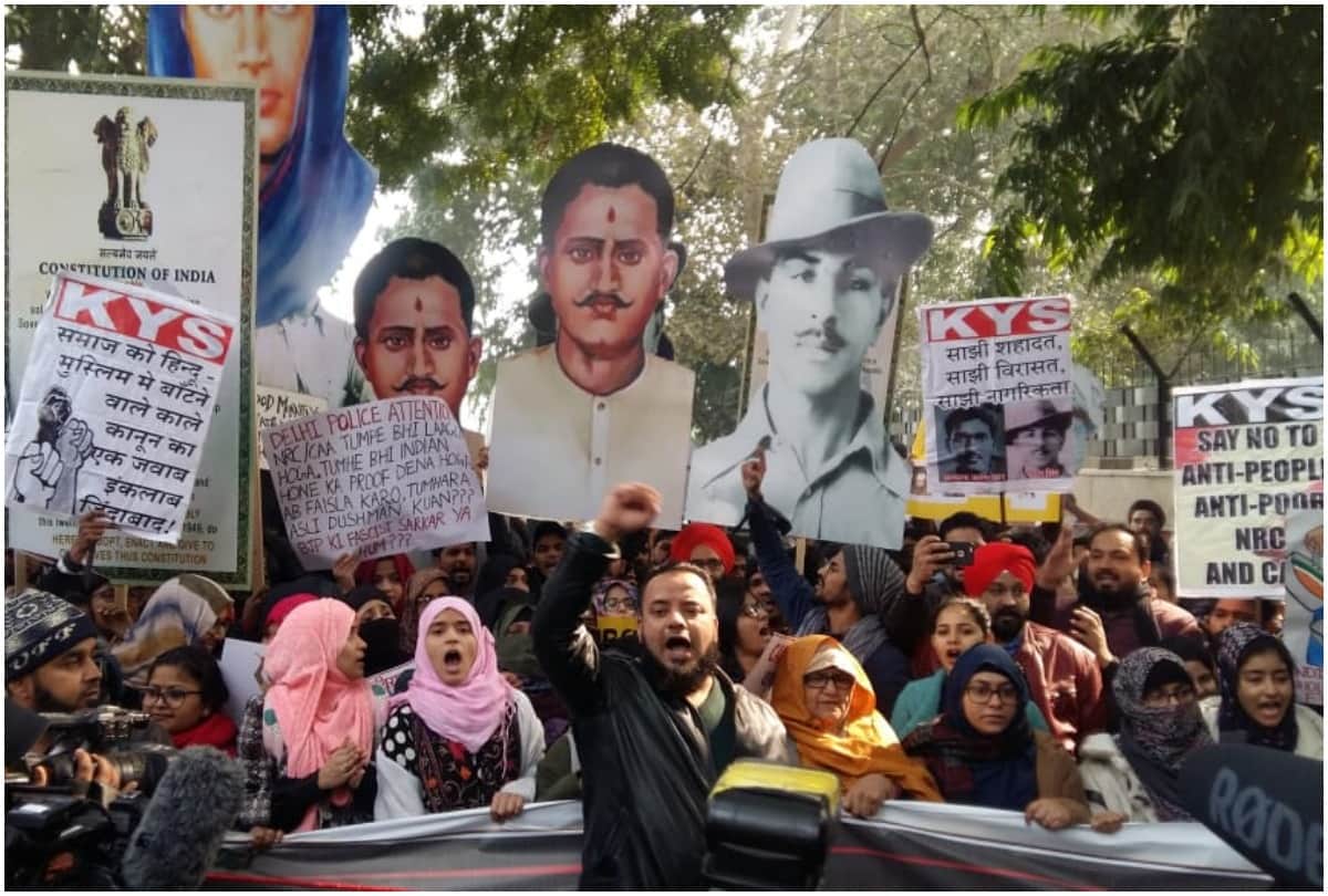 Harsha Bhogle slams Twitter user amid CAA protests, says My India is not broken