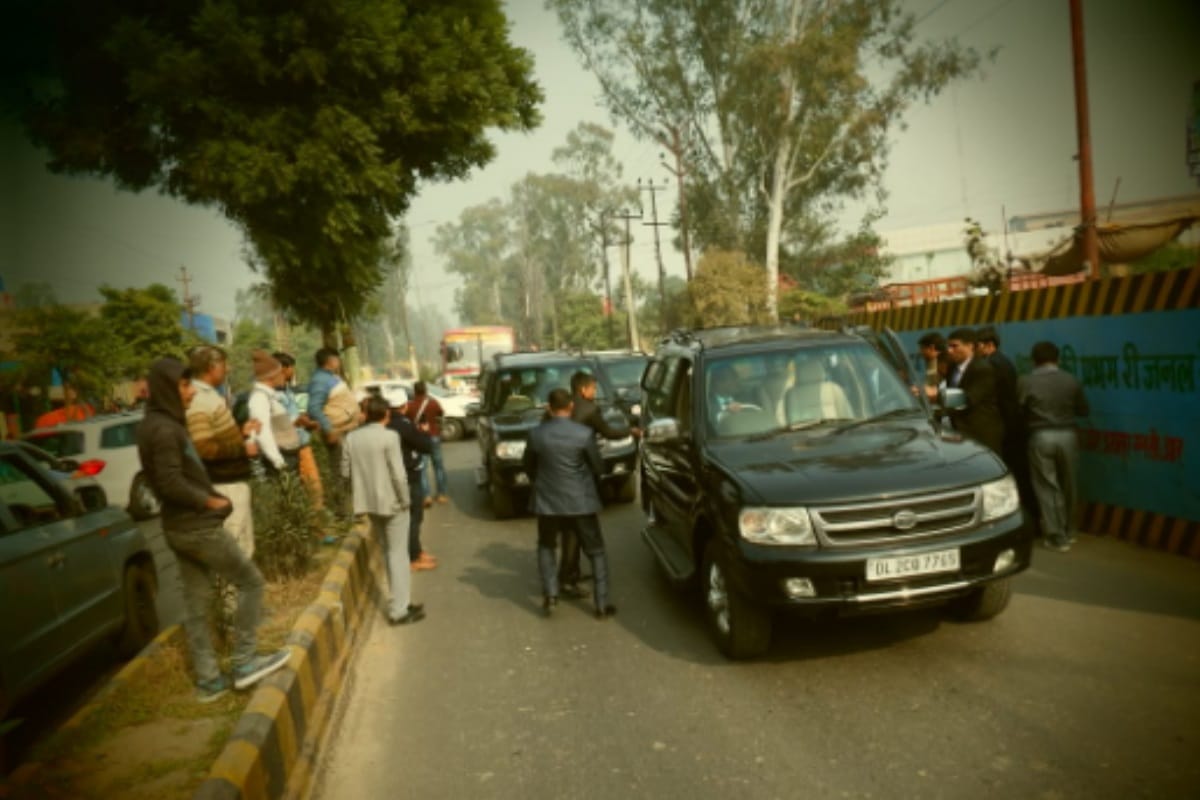 Rahul gandhi and Priyanka Gandhi visit Meerut after Bijnor, meet families of slain protesters