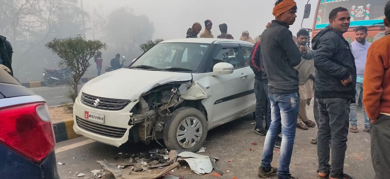 road accident due to fog in kushinagar