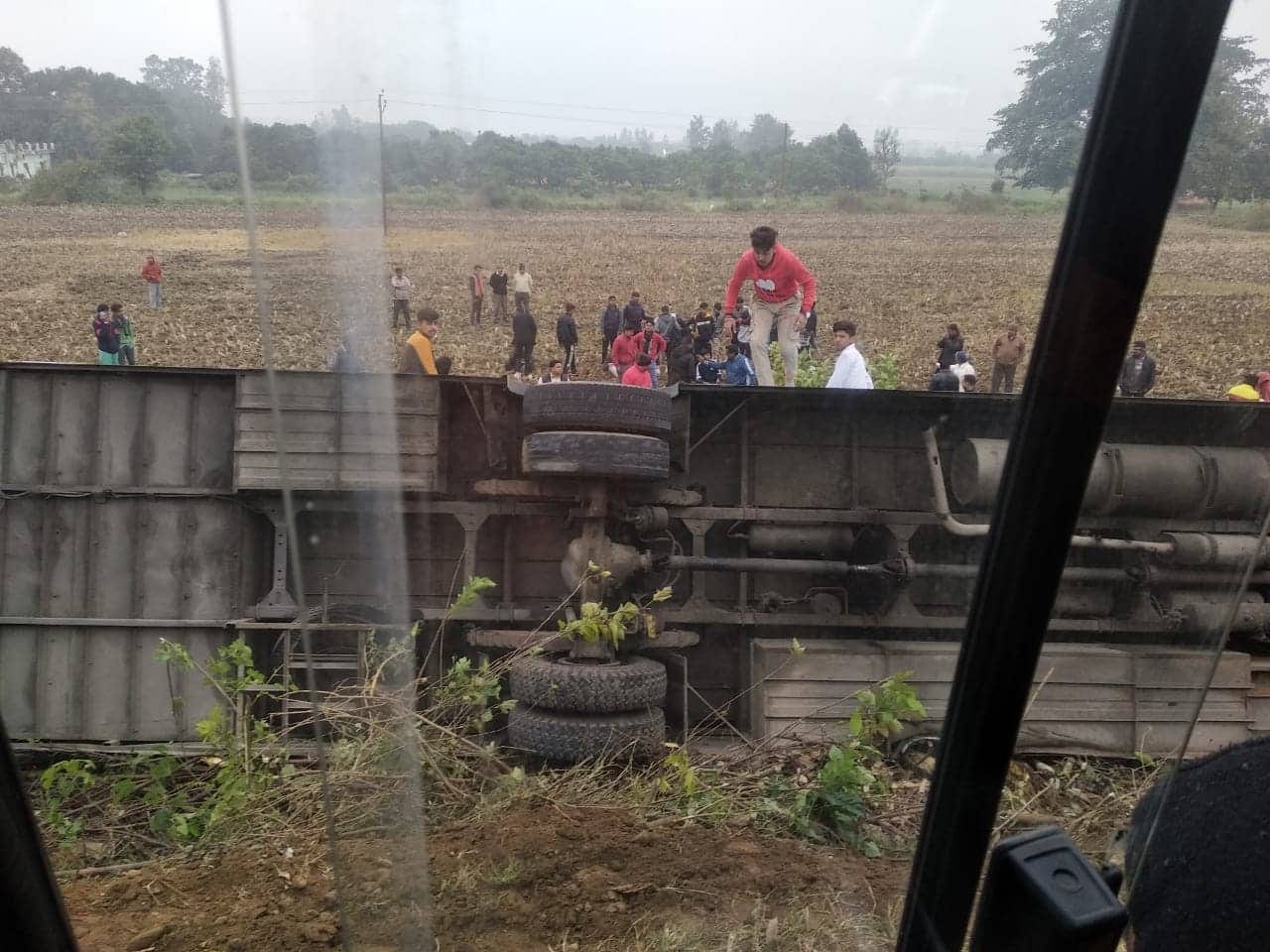 School children from Rajasthan who came to visit Nainital bus overturn on the road