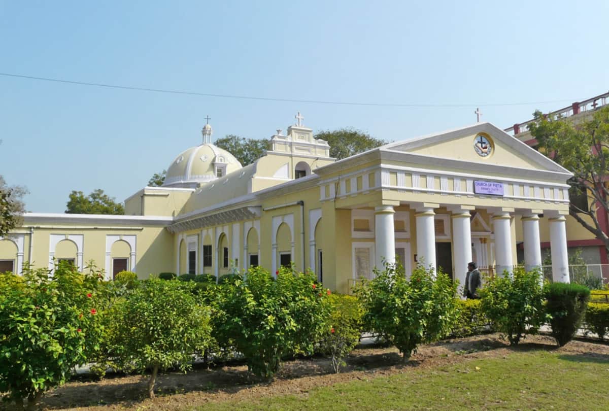 how mughals celebrate christmas Akbar And Jehangir used to go to church