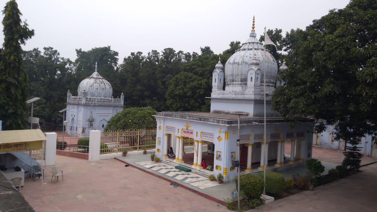 Chief priest of Kabir Samadhi beaten up in sant kabir nagar