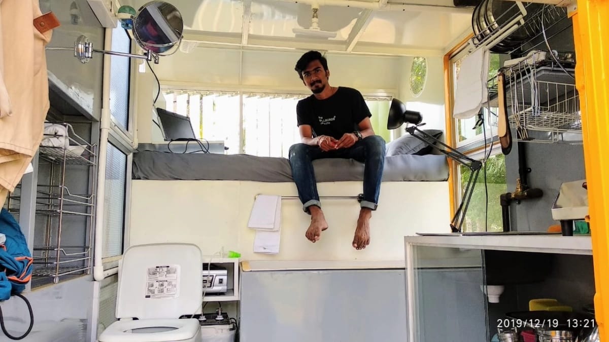 Bangalore youth jugaad convert Bajaj Rickshaw RE Three wheeler into mobile home