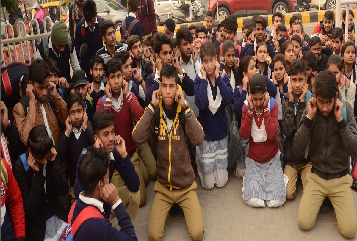 Noida students spreading fake DM order gets bail but charged under IT act