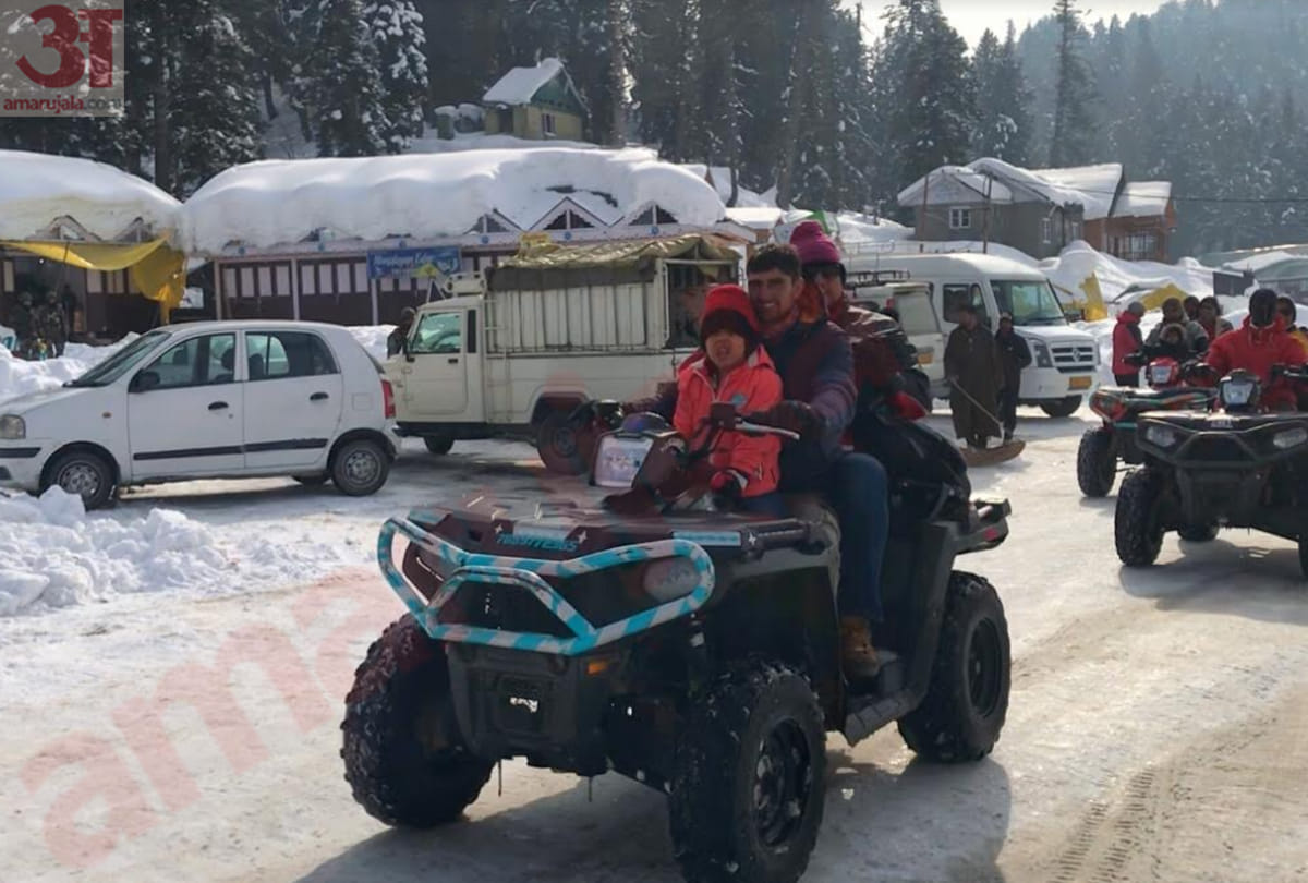 White Christmas Kashmir:beautiful footfalls covered with five feet of snow,Gulmarg buzzes tourists