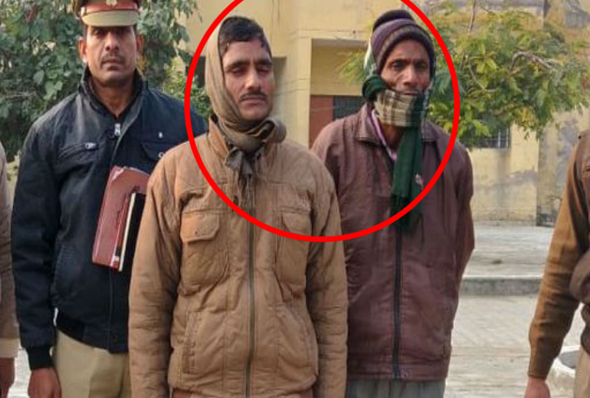 Home Guards Stealing Onions From Shop Send Jial in Mainpuri