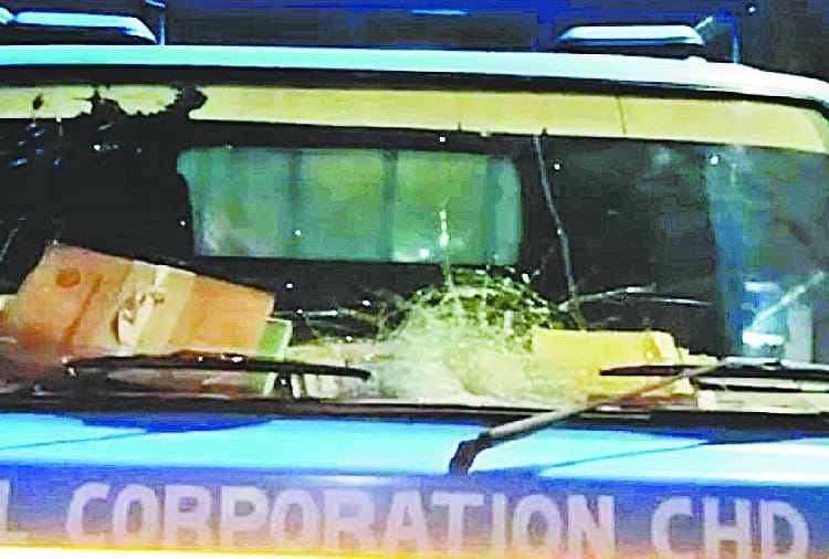 Vendors attacked team for removing illegal pods