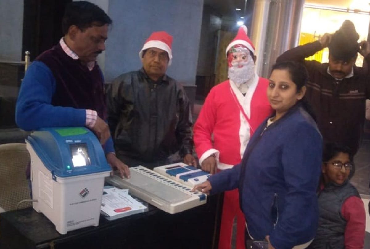 Delhi election office reached malls and markets