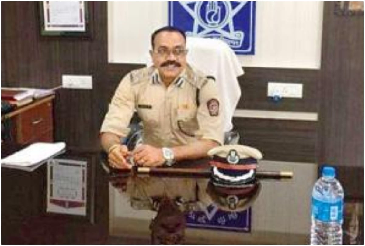FIR against Deputy Inspector General Nishikant More for mistreatment of minor girl. navi mumbai