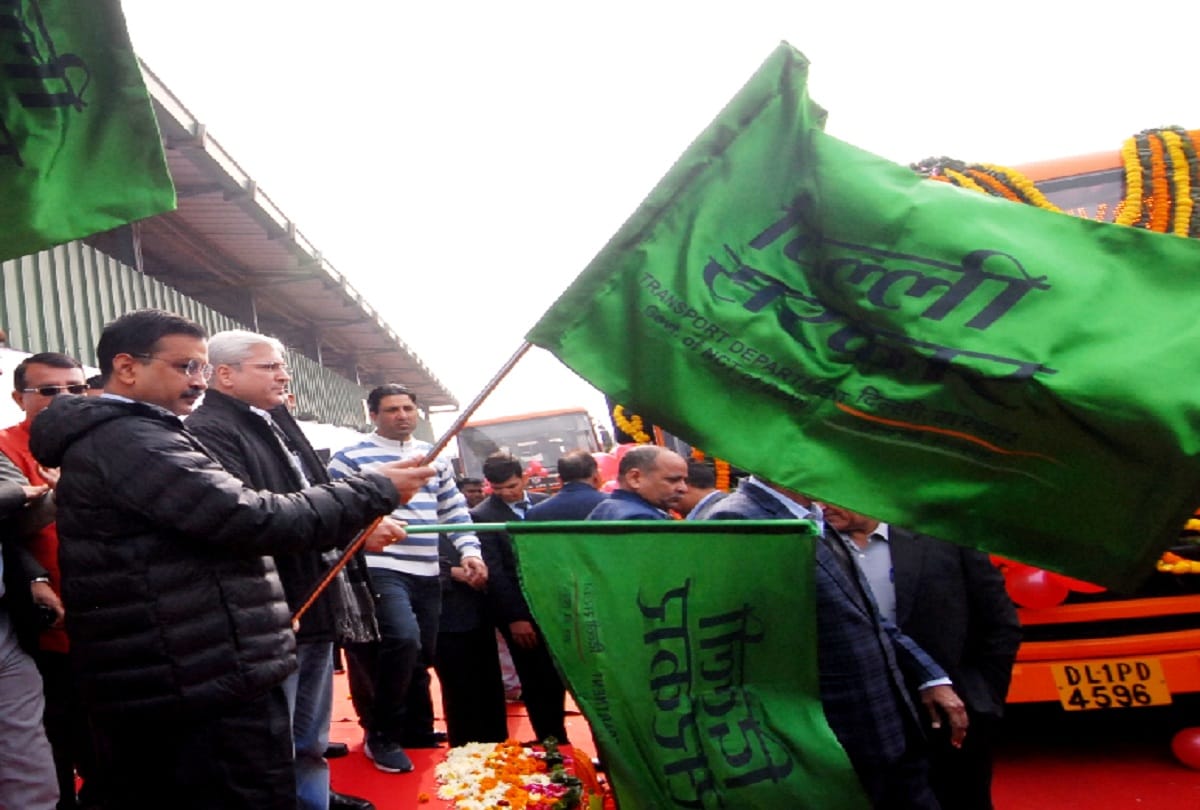 Delhi: Kejriwal flags off 100 new high-tech cluster buses