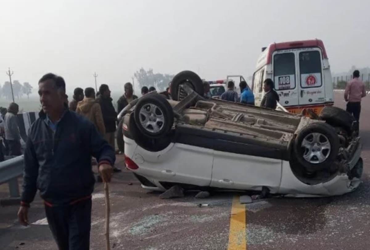 accident on agra expressway, one died and one injured