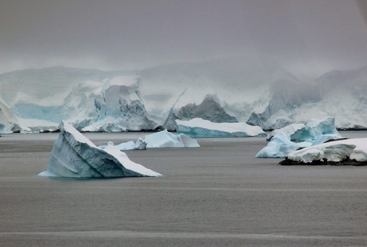 Amazing place on earth Antarctica where dinosaurs roamed millions of years ago