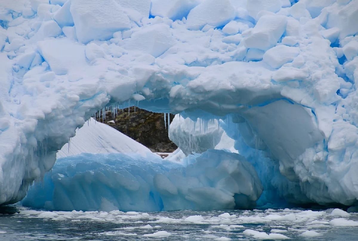 Amazing place on earth Antarctica where dinosaurs roamed millions of years ago