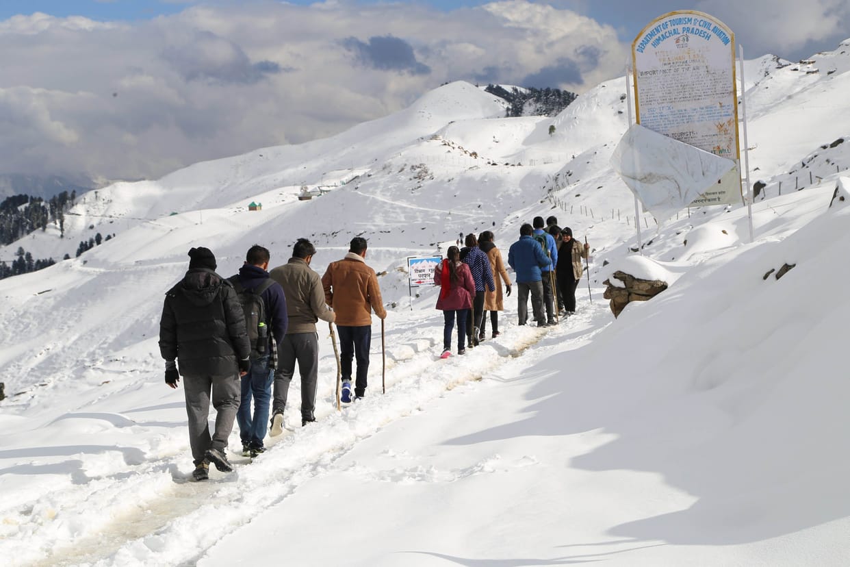 The tourists are risking their lives to reach Parashar Lake