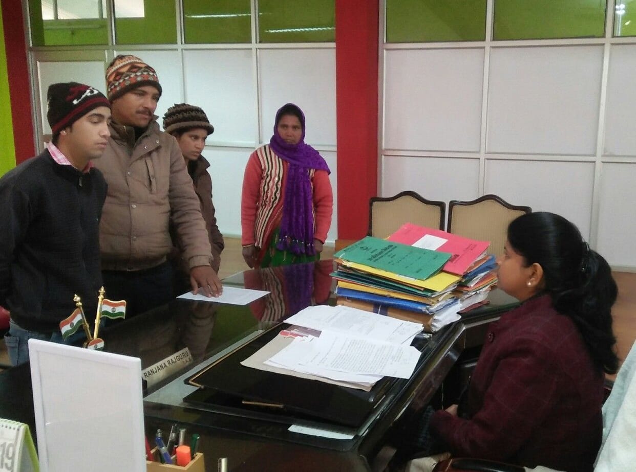 People affected by magnesite company sought job