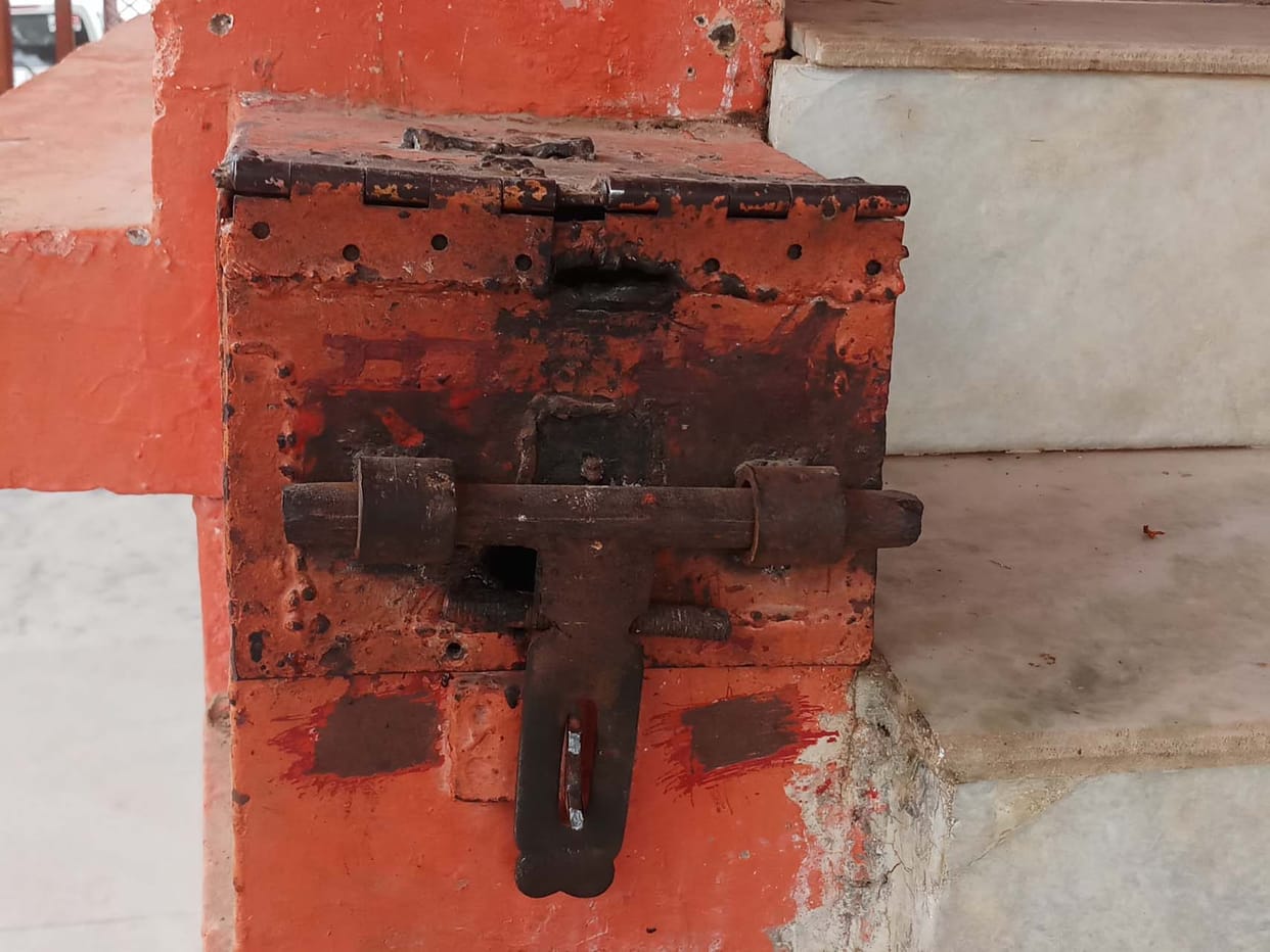 temple dargah theft