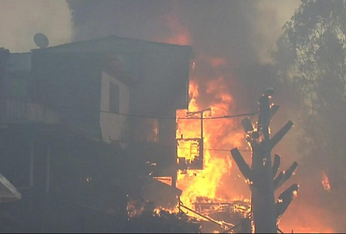 Chile Valparaiso fires 200 houses burnt in Chilean city