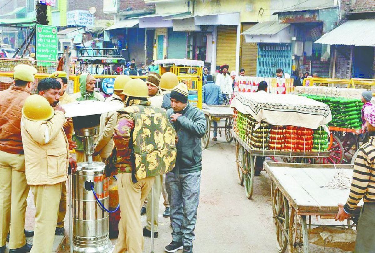 Shahar Mufti's appeal prayers offered in the mosques of the locality in Firozabad