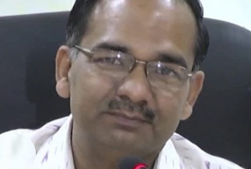 EOW did interrogation to IAS Alok Kumar in connection with PF scam.