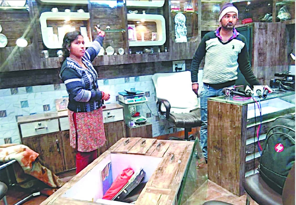 loot in jewellery shop in kanpur