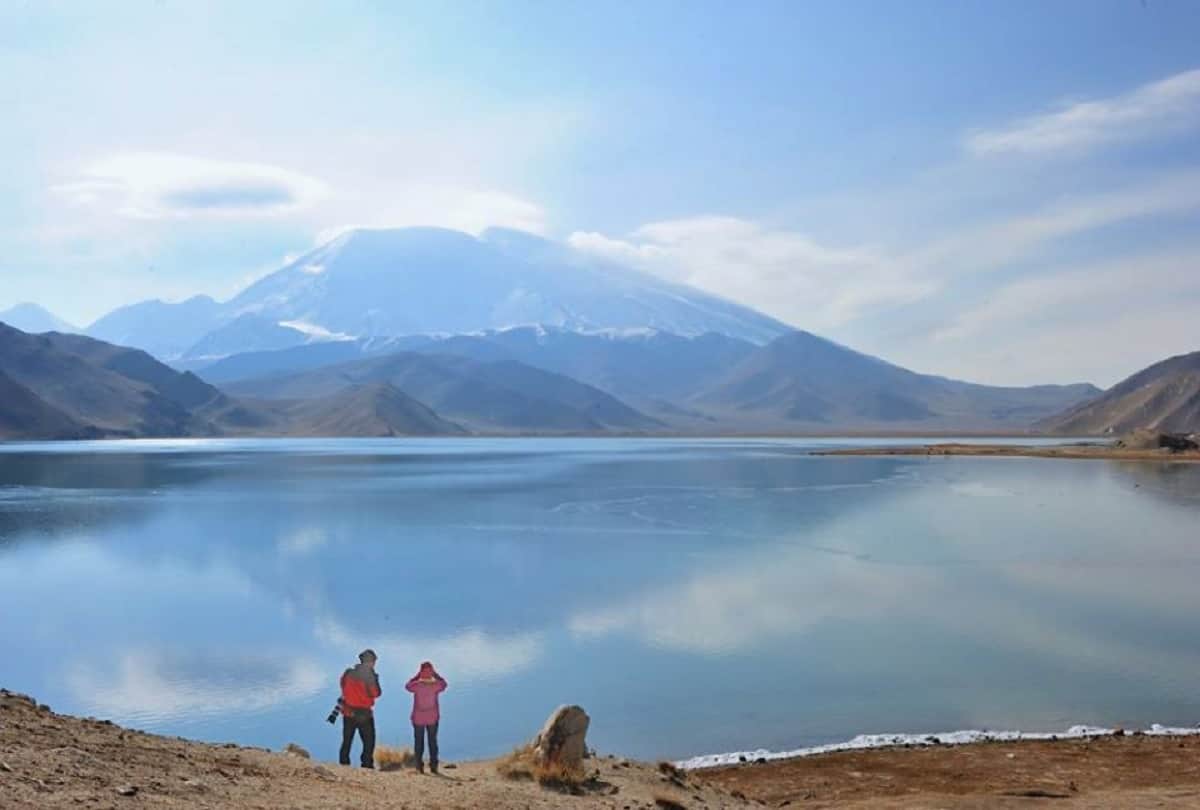 Story of karakul lake where the boat is impossible to sail