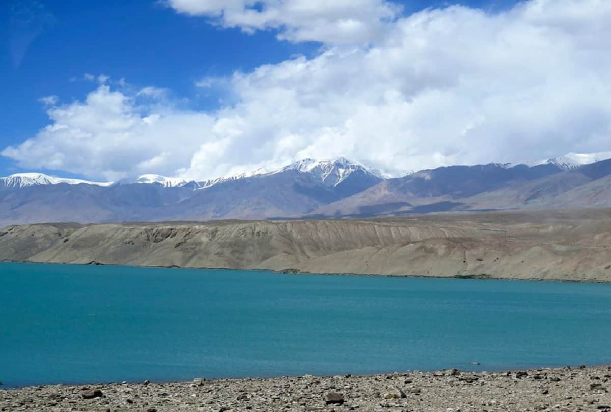 Story of karakul lake where the boat is impossible to sail