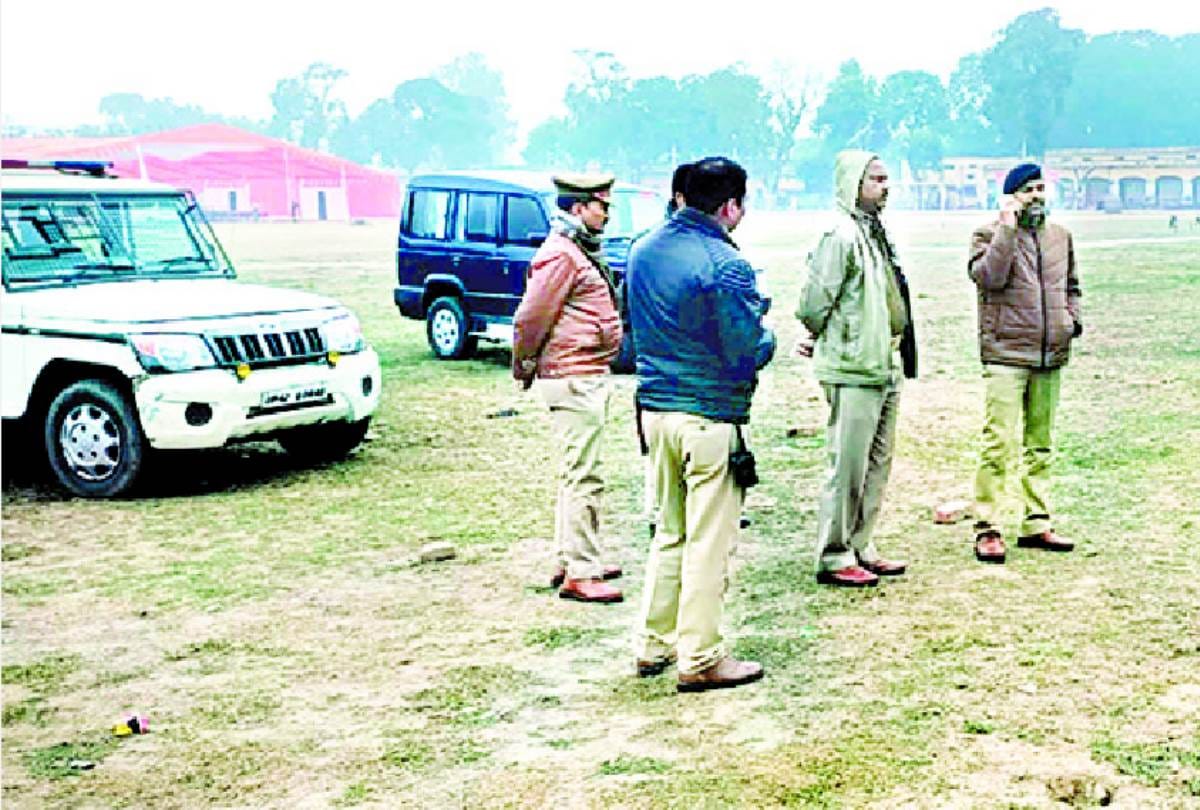 dead body of a employee of multinational company found in field of GIC in ayodhya